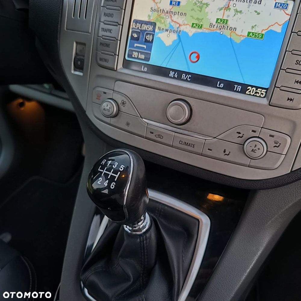 Ford Kuga 2.0 TDCi 2x4 Titanium - 34