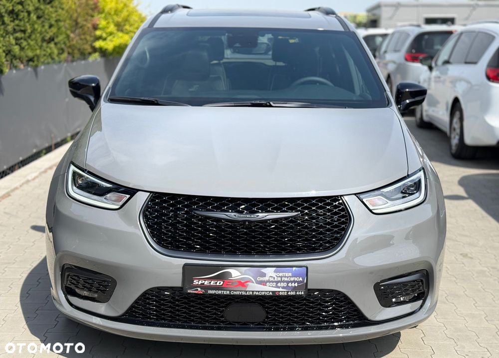 Chrysler Pacifica - 3
