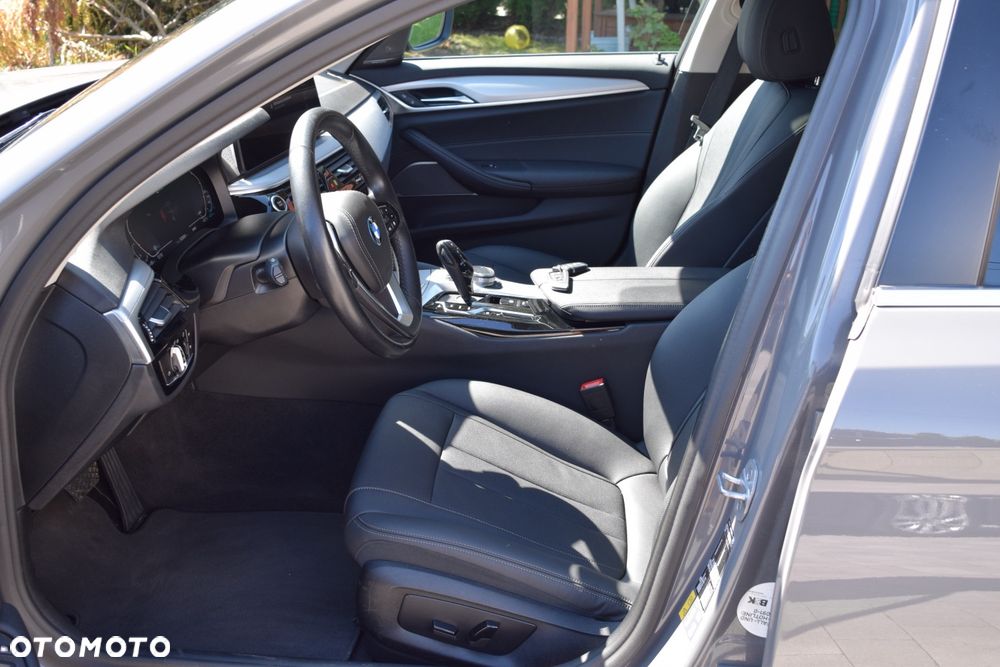 BMW Seria 5 530e Luxury Line sport - 25