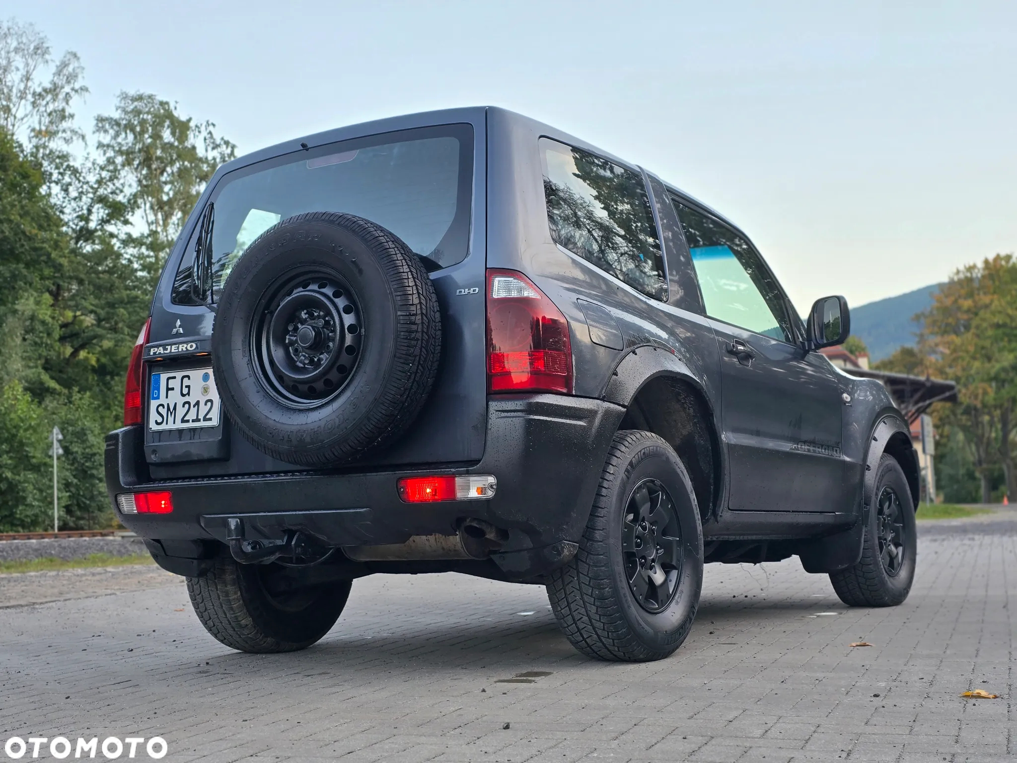 Mitsubishi Pajero - 11