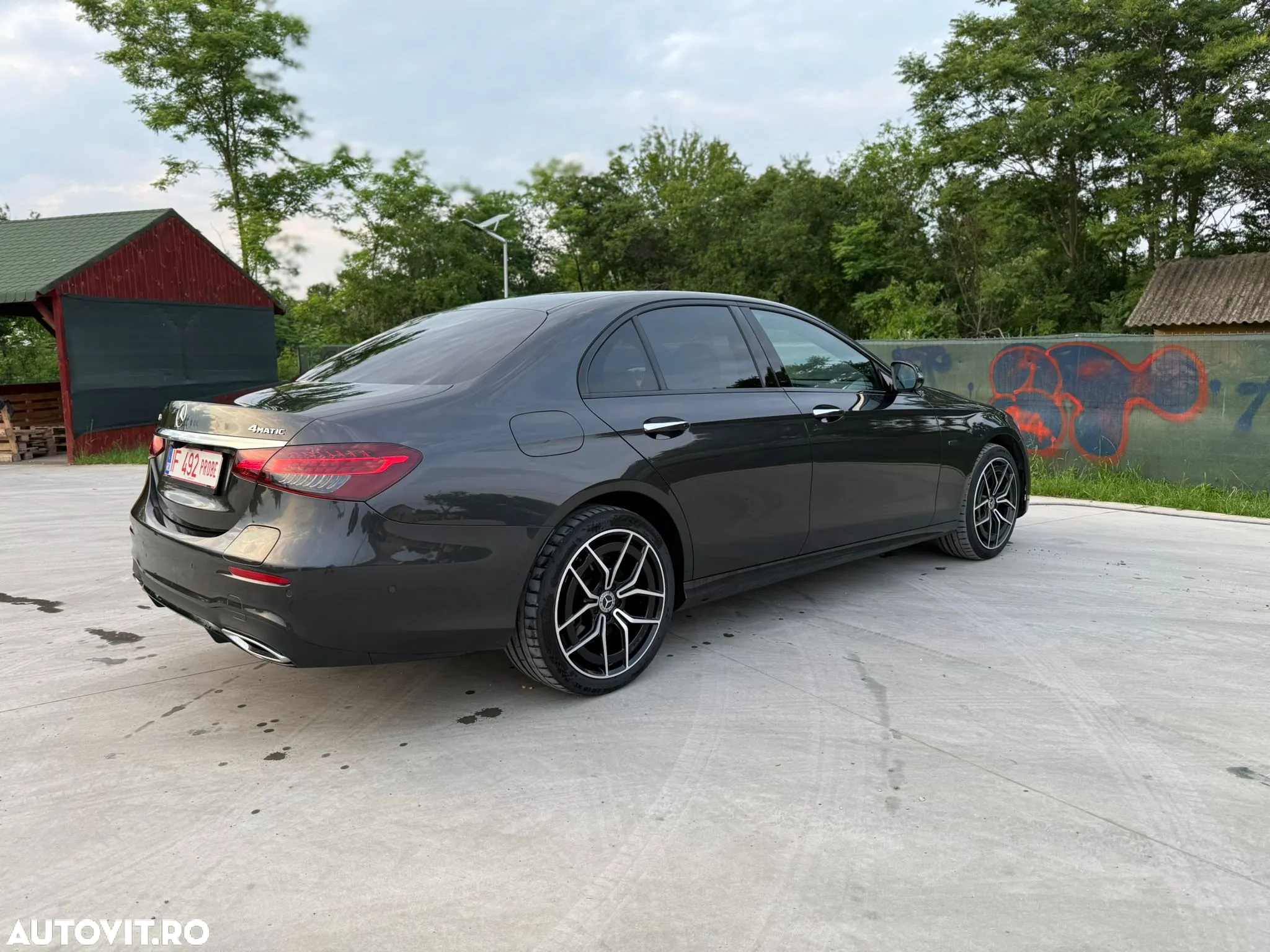 Mercedes-Benz E - 16