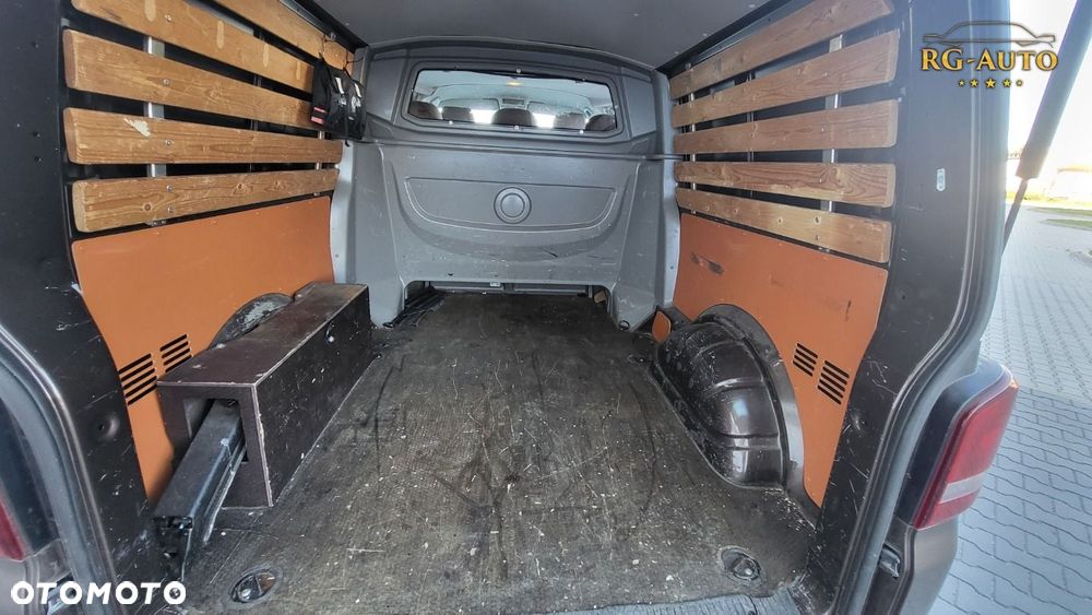 Volkswagen Transporter - 32