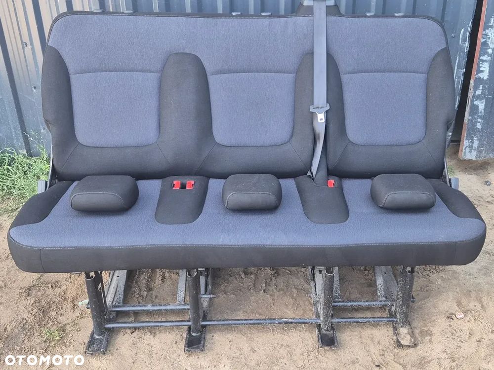 Fotele Ławka Kanapa Trójka 3 Trzy Osobowa Trzeci Rząd Zamykana Renault Trafic III Opel Vivaro B 2014-