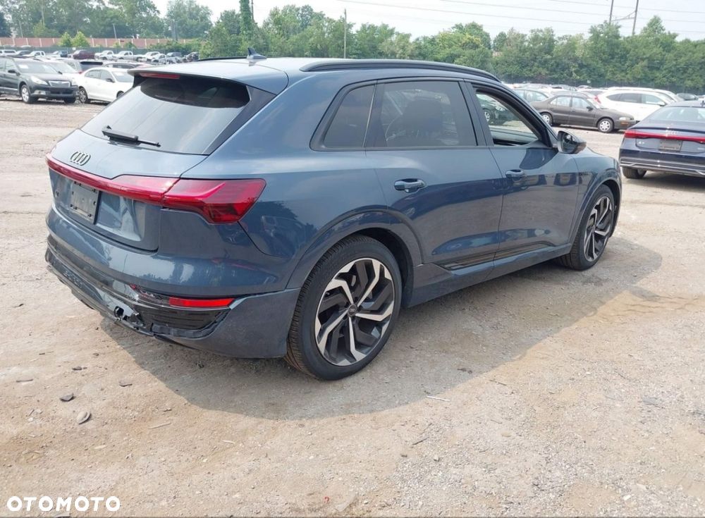 Audi Q8 e-tron - 8