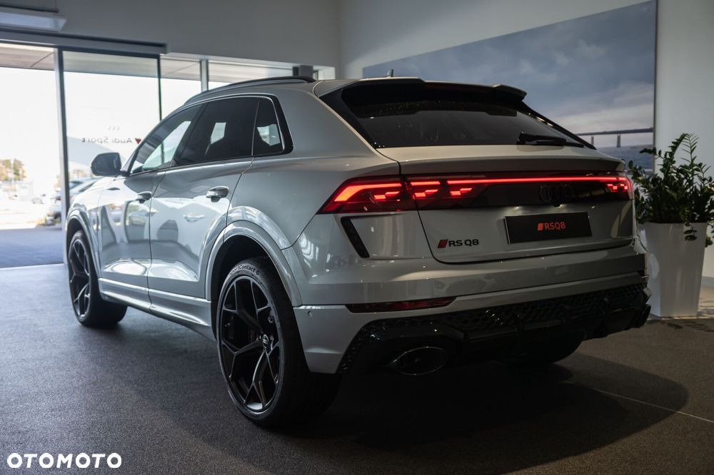 Audi RS Q8 - 4