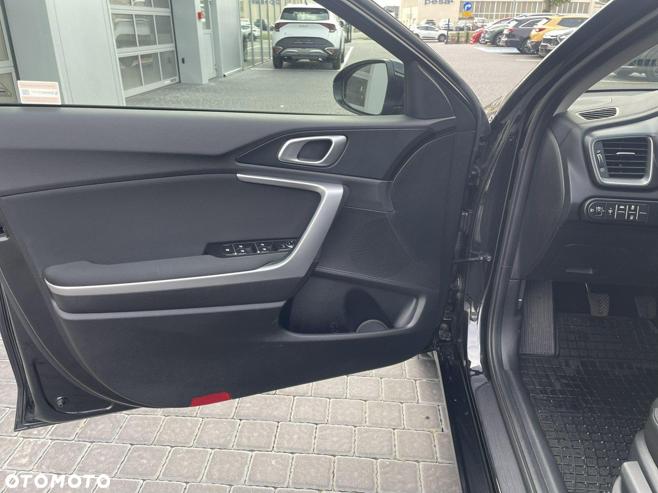 Kia Ceed - 10