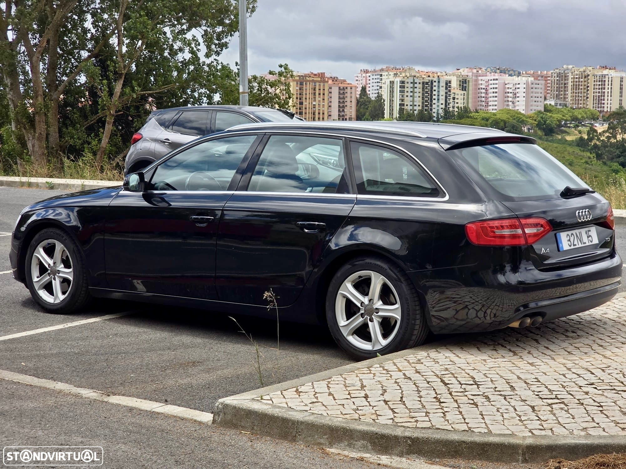 Audi A4 Avant 2.0 TDI Business Line Sport - 4