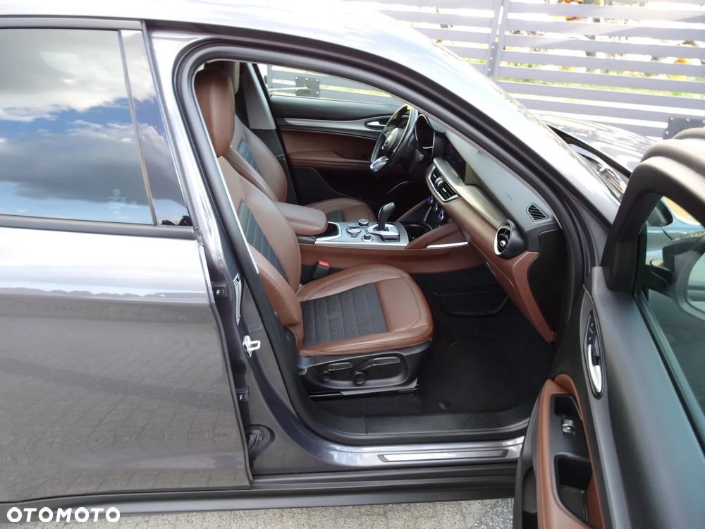 Alfa Romeo Stelvio 2.0 Turbo Sprint Q4 - 17