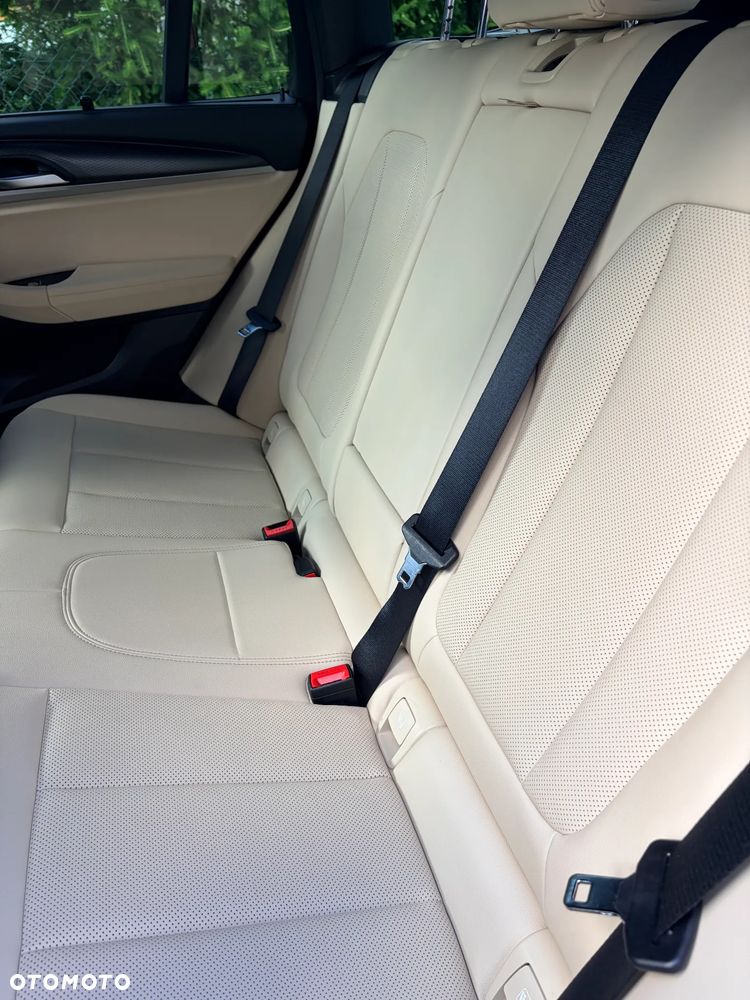 BMW X3 xDrive20d - 14