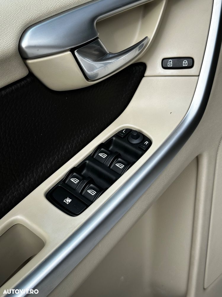 Volvo XC 60 - 22