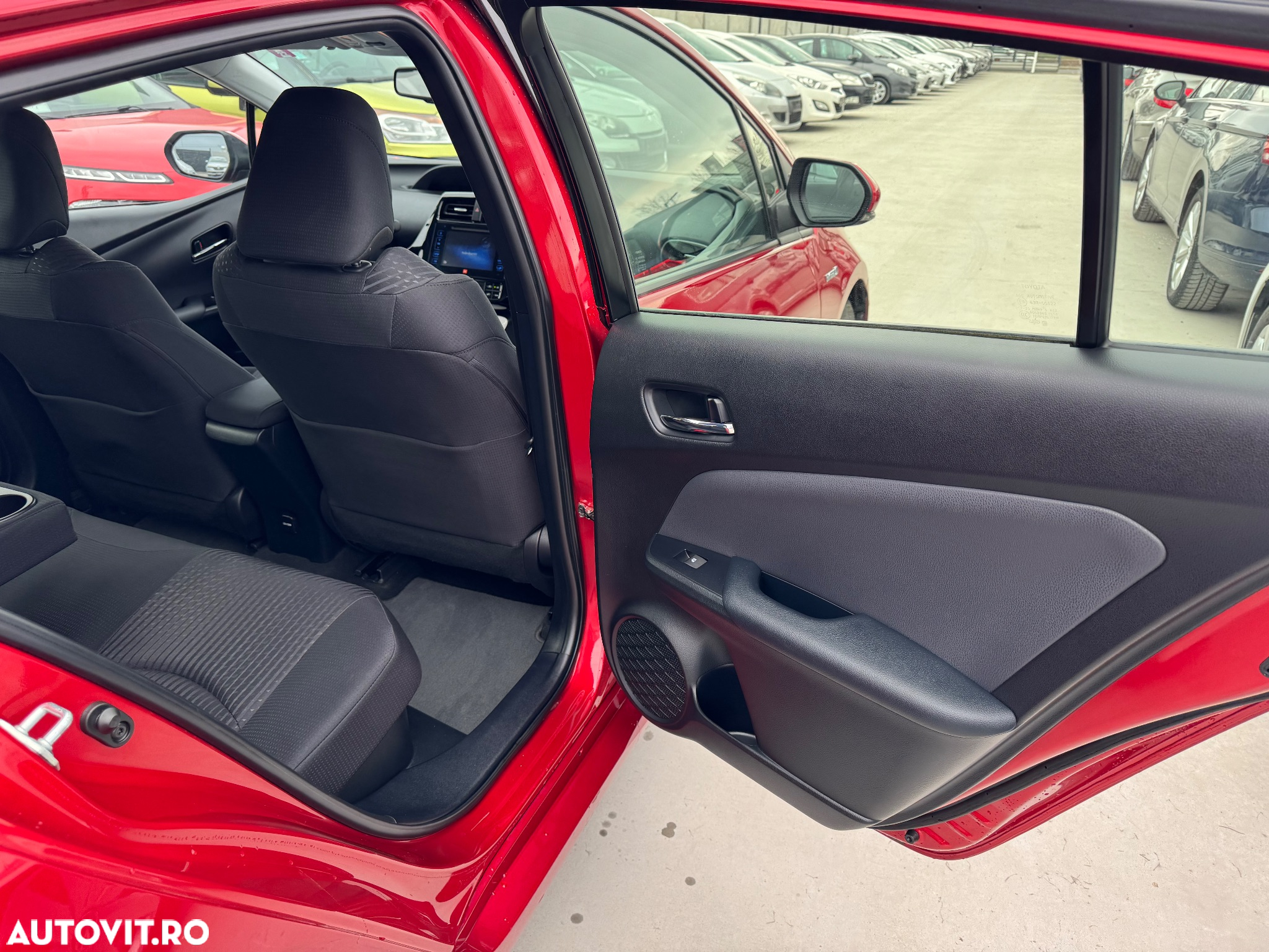Toyota Prius 1.8 Dual VVT-i Luna - 27