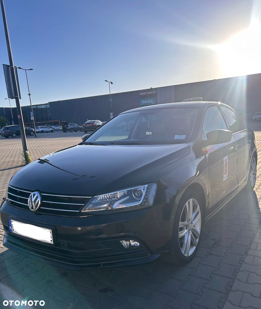 Volkswagen Jetta - 2