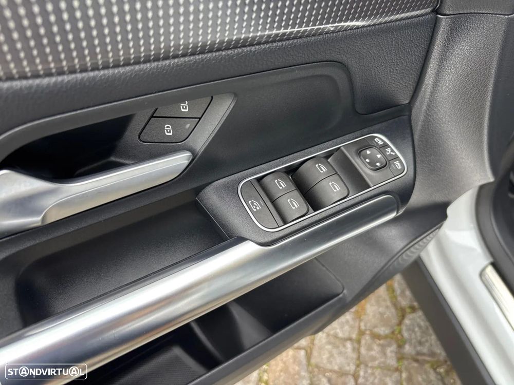 Mercedes-Benz GLA 250 e 8G-DCT Style - 27