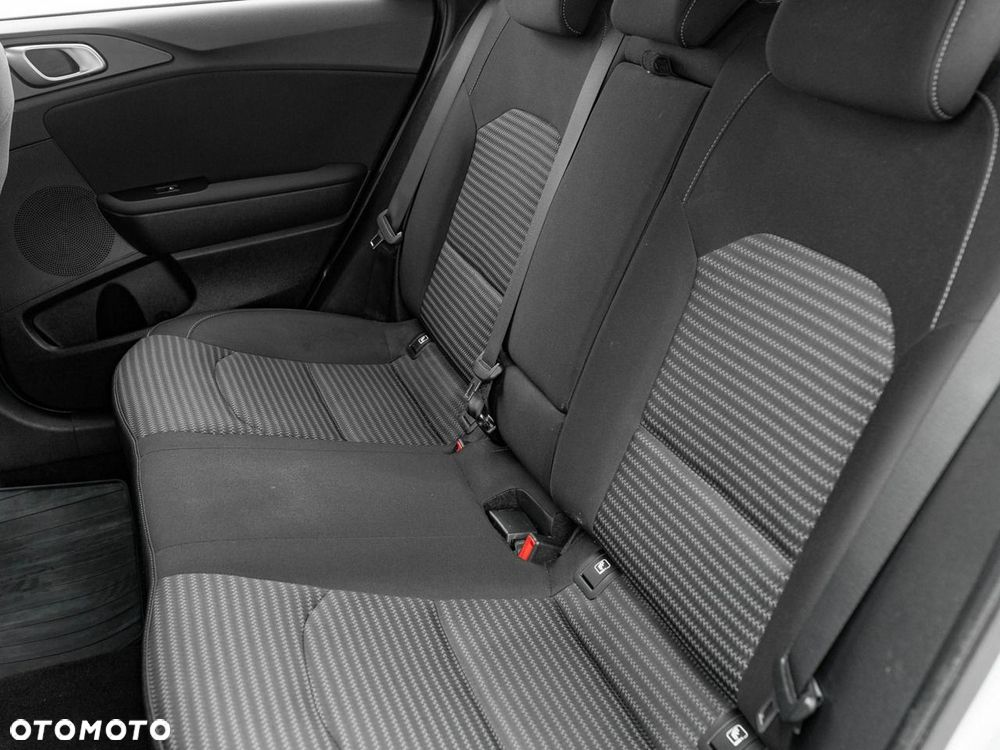 Kia Ceed - 22