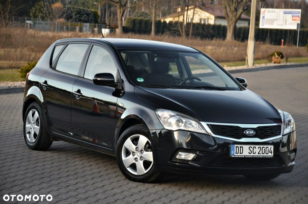 Kia Ceed - 1