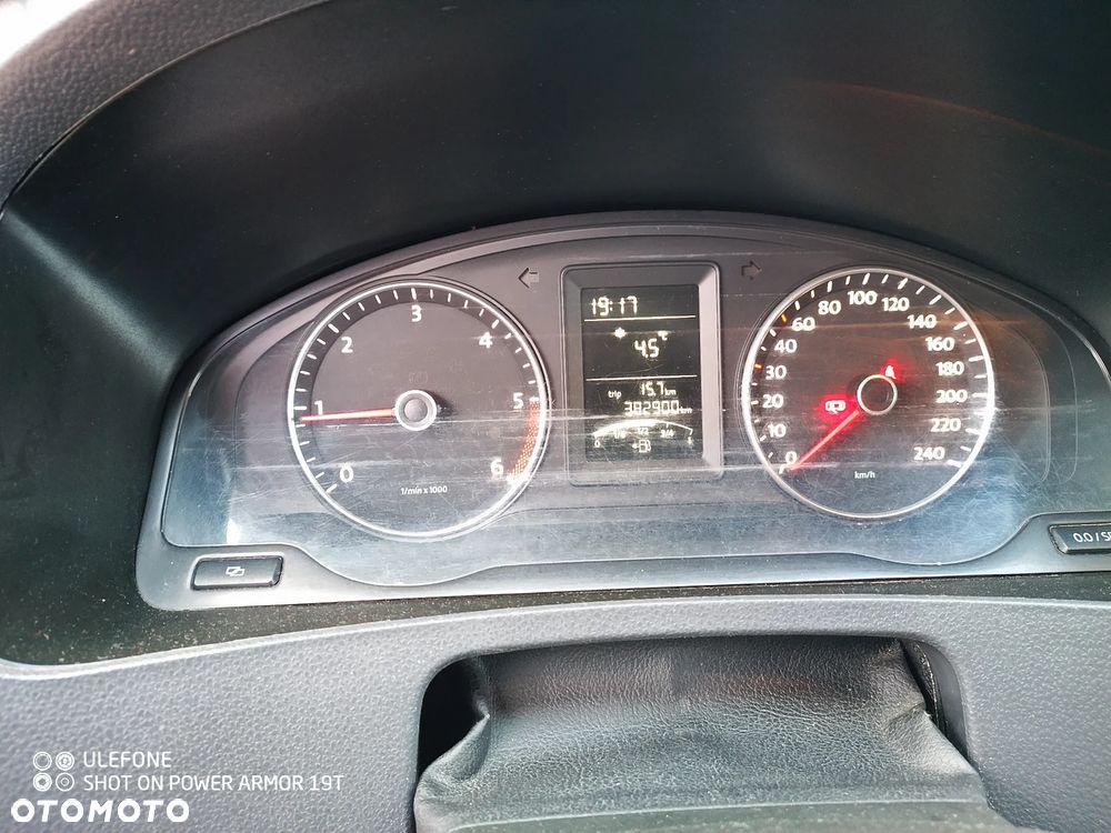 Volkswagen Caravelle - 7