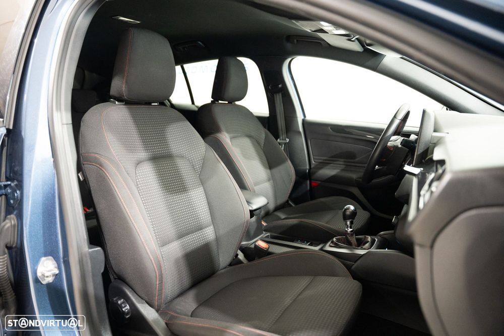 Ford Focus SW 1.0 EcoBoost MHEV ST-Line - 26