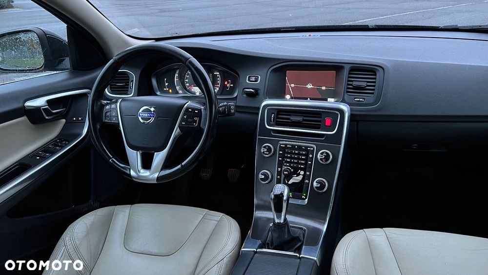 Volvo V60 D4 Drive-E Summum - 11