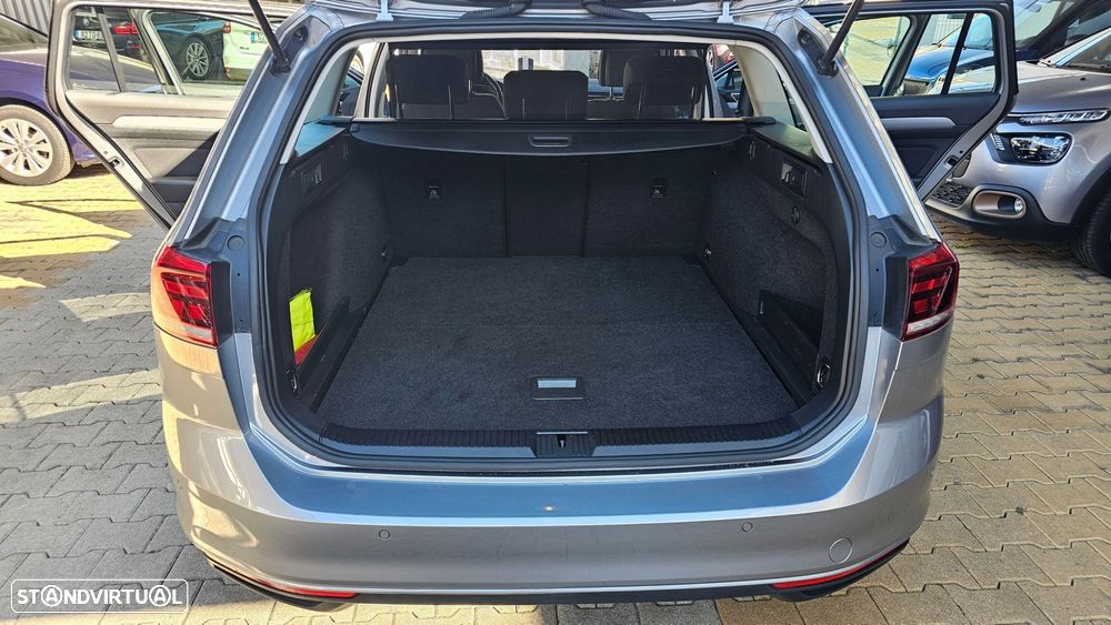 VW Passat Variant 2.0 TDi Business DSG - 13
