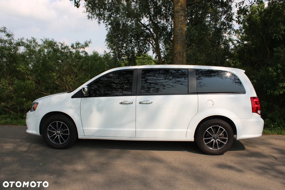 Dodge Grand Caravan - 14