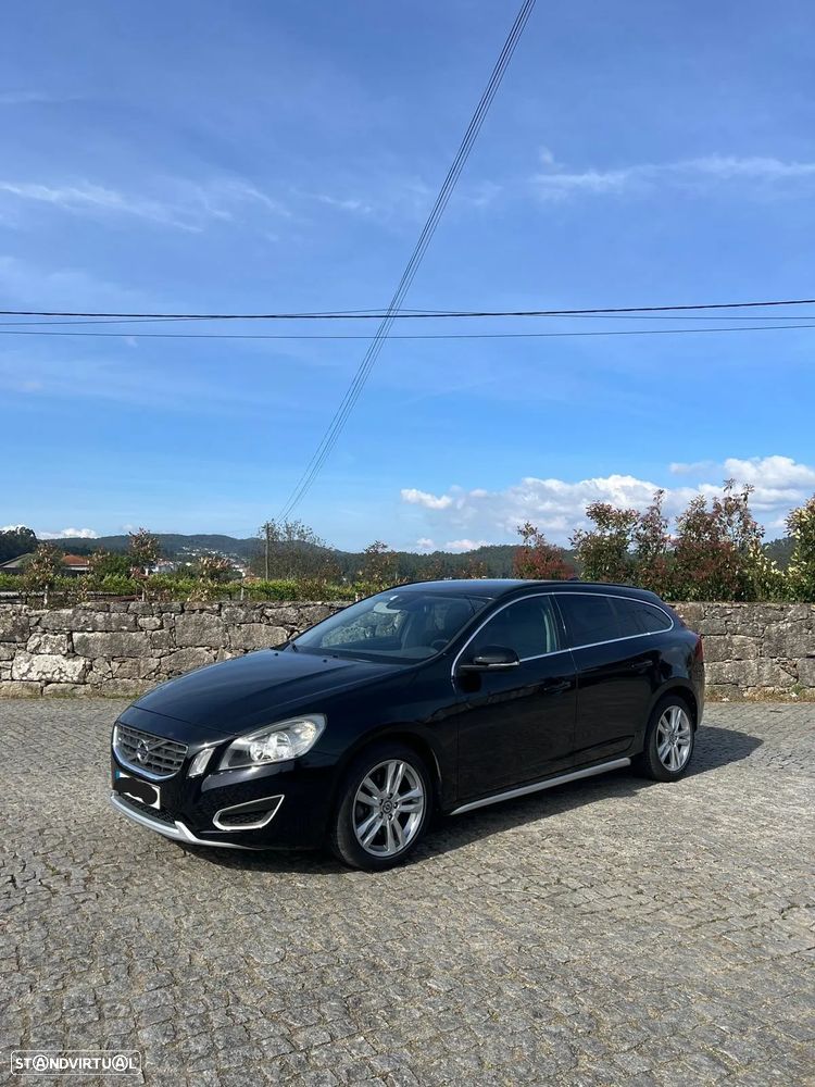 Volvo V60 1.6 D2 Drive Momentum Powershift Start/Stop - 1