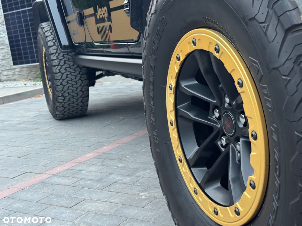 Jeep Wrangler - 8