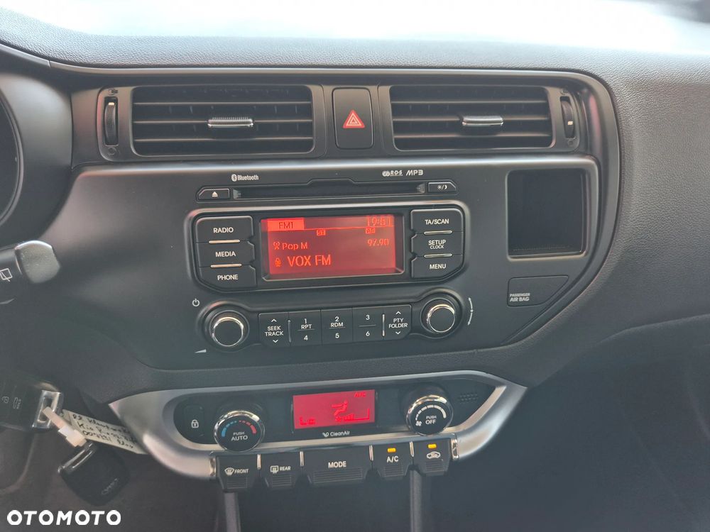 Kia Rio 1.2 Business Line - 37
