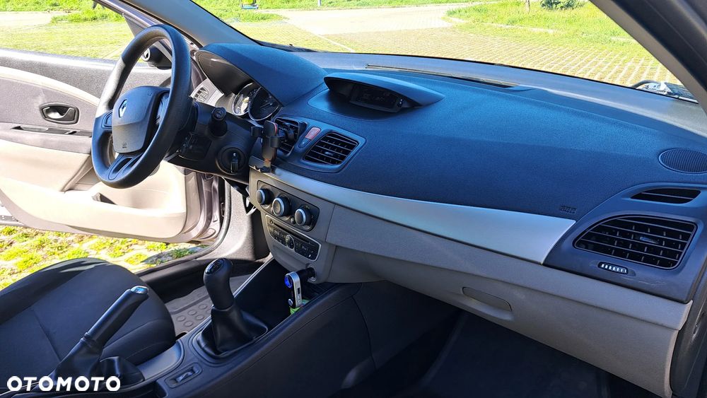 Renault Megane 1.6 16V Expression - 9