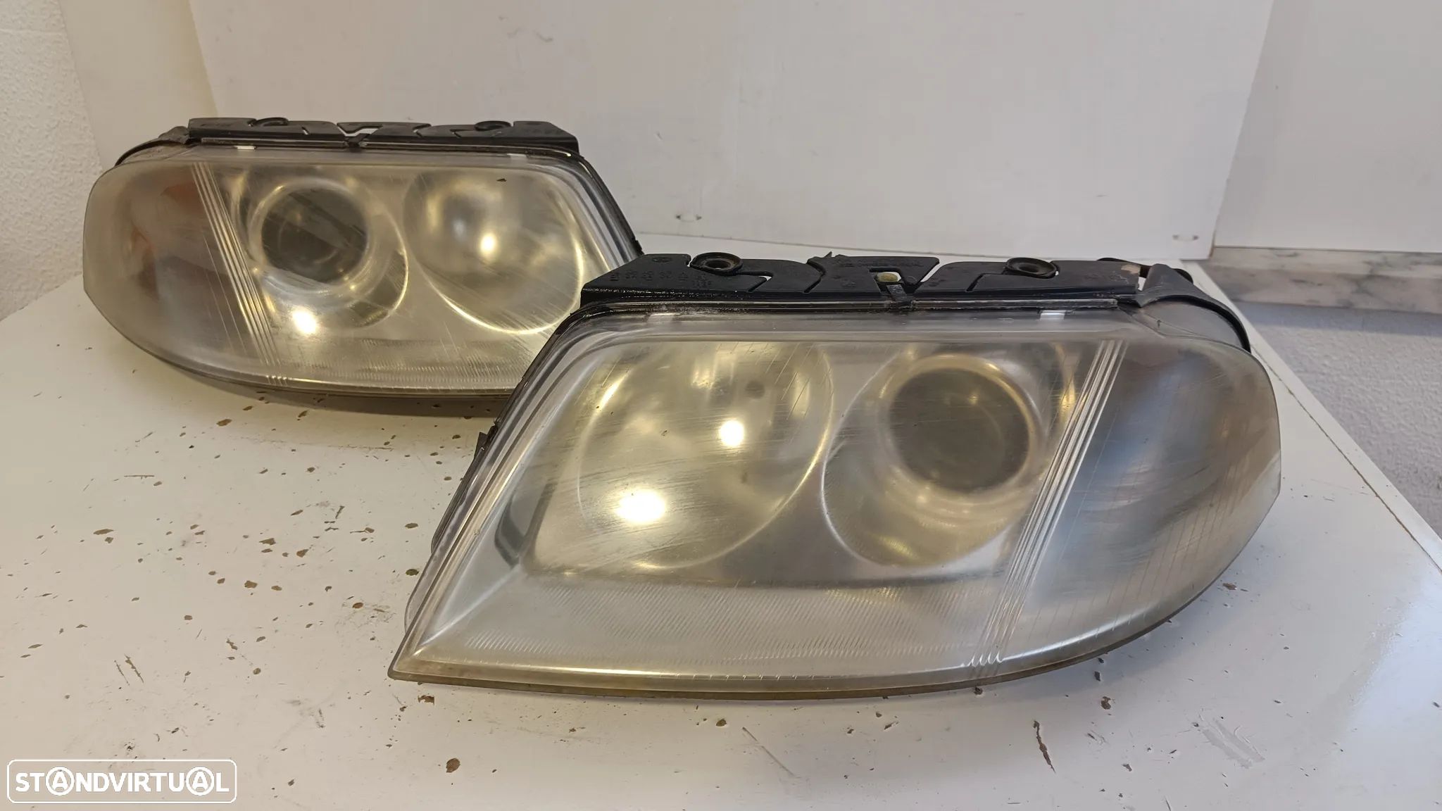 Farol óptica Esquerdo VW Passat B5 2002 - 1