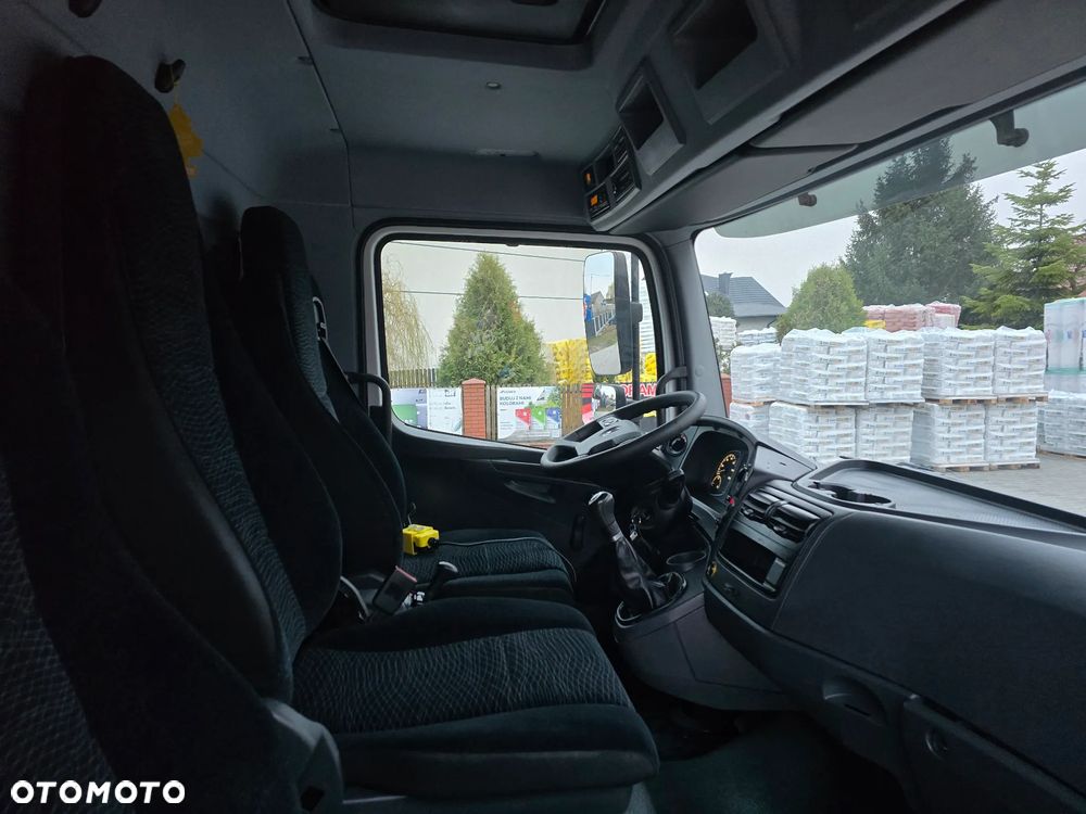 Mercedes-Benz Atego/Wywrotka/Manual/Blokada mostu - 25