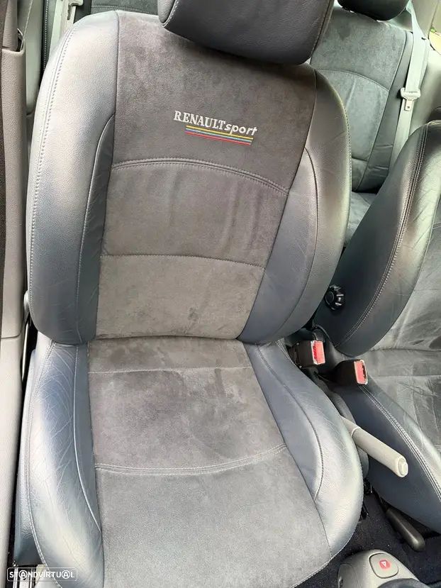 Renault Clio Sport Tourer - 10