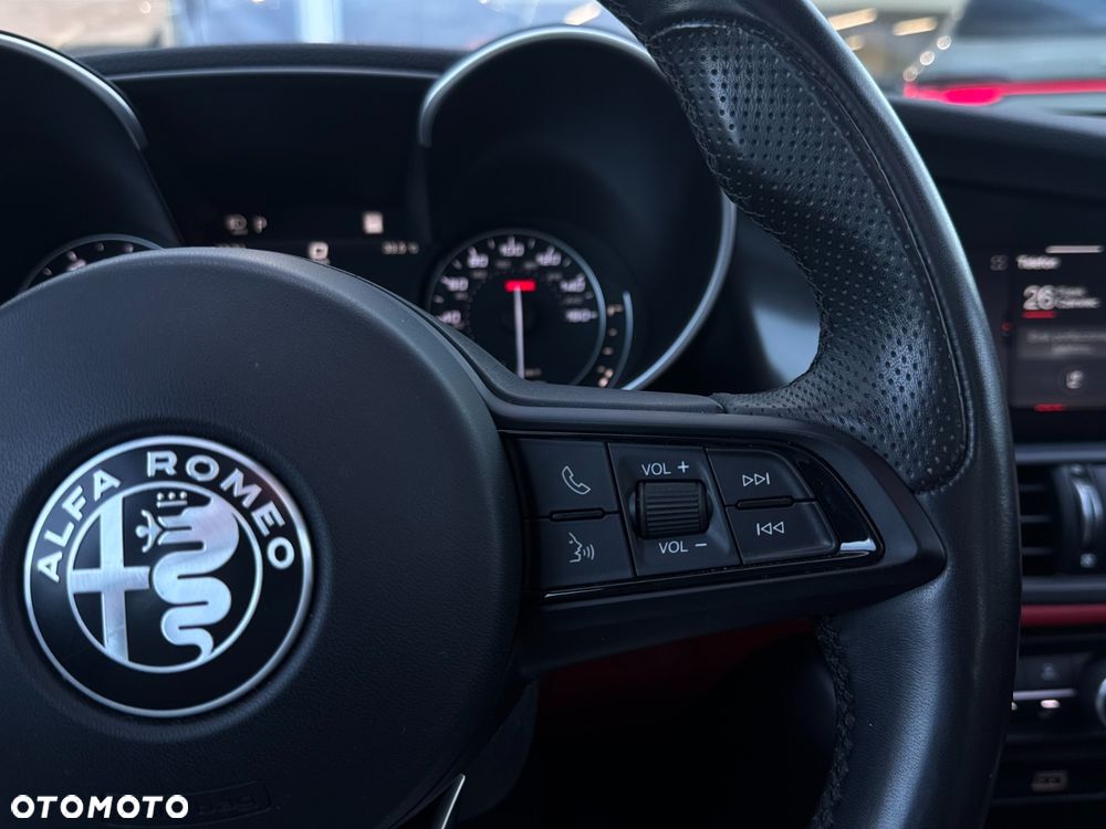 Alfa Romeo Giulia 2.0 Turbo TI Q4 - 15