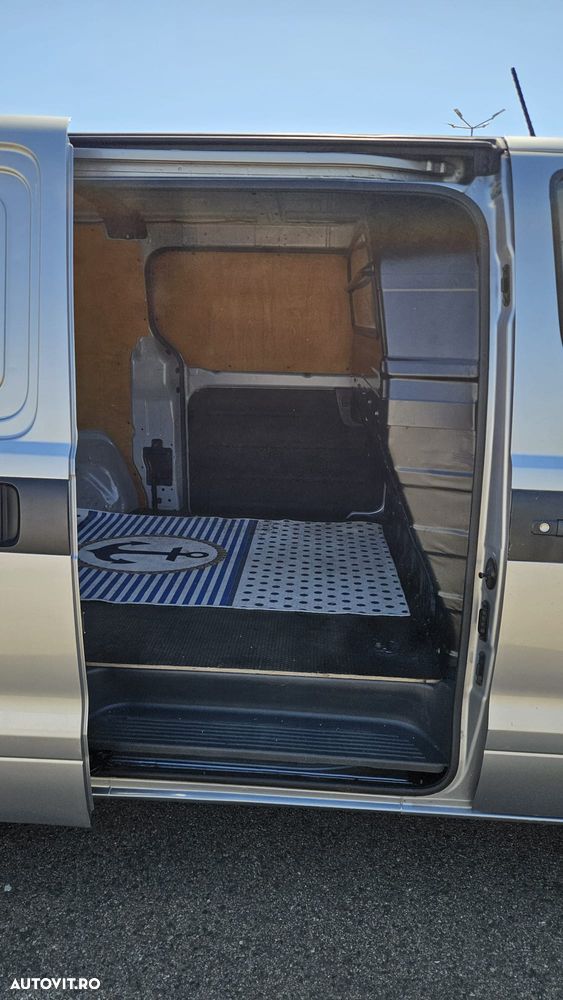 Hyundai H-1 Cargo teilverglast DF - 17