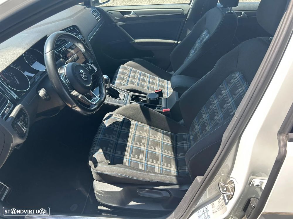 VW Golf - 16