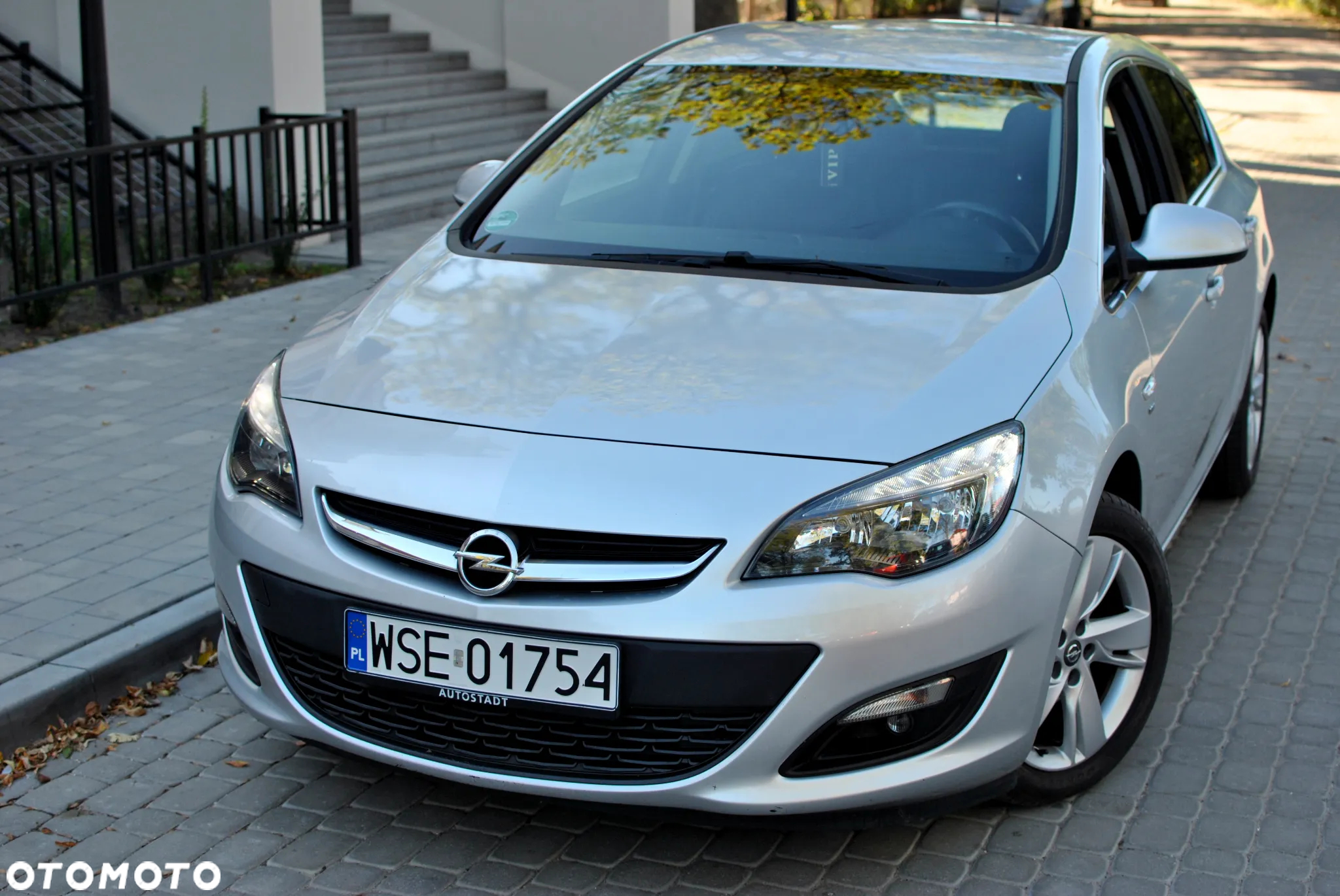 Opel Astra IV 1.4 T Cosmo - 6