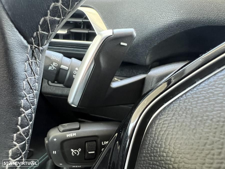 Peugeot 3008 1.6 Hybrid4 Allure Pack e-EAT8 - 30