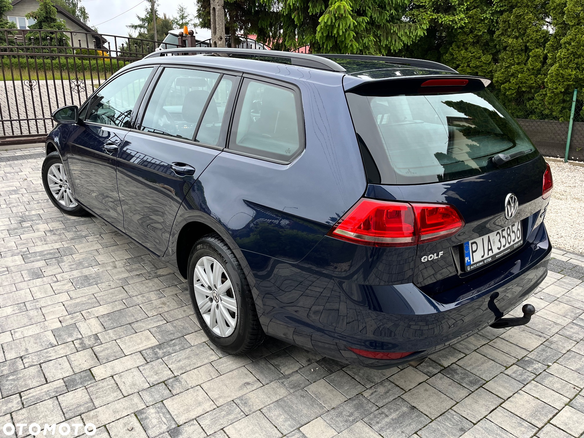 Volkswagen Golf Variant 1.6 TDI BlueMotion Comfortline - 4