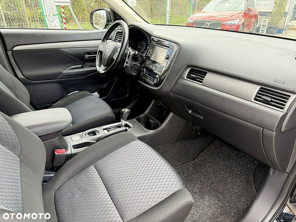 Mitsubishi Outlander - 13