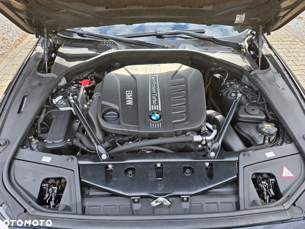 BMW Seria 5 530d xDrive Touring - 22