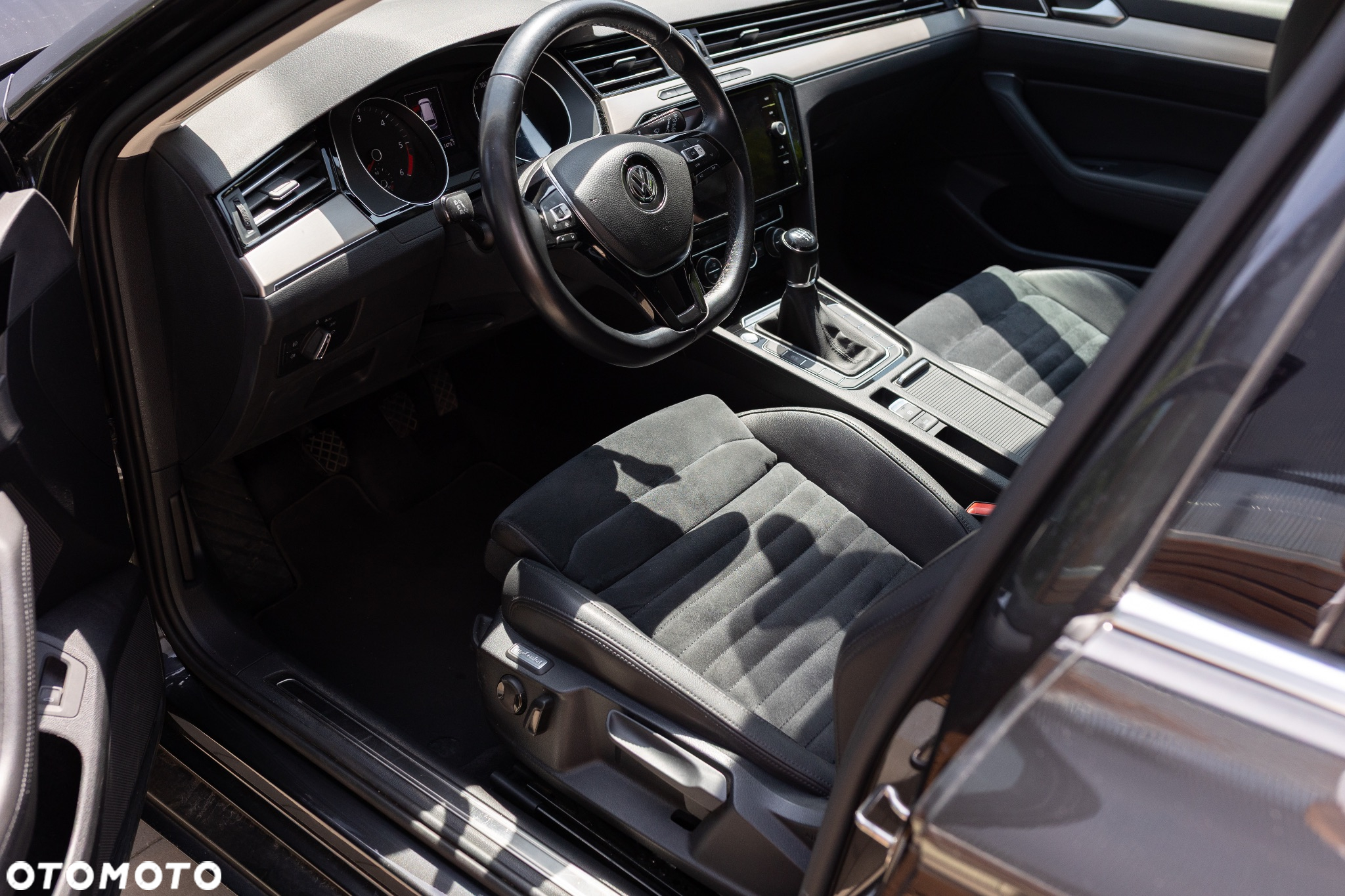 Volkswagen Passat 2.0 TDI BMT Comfortline - 8