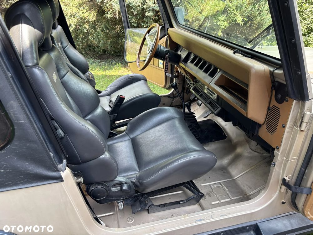 Jeep Wrangler - 13