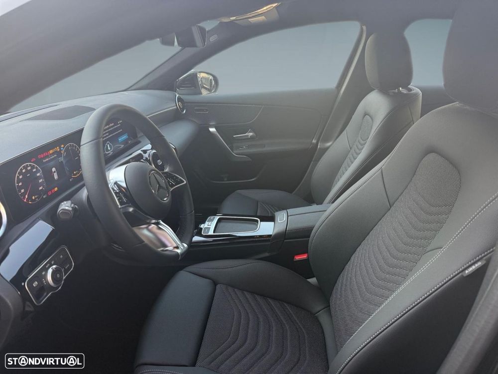 Mercedes-Benz A 250 e - 12