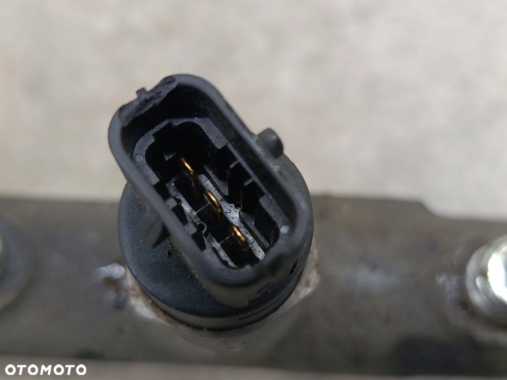 LISTWA WTRYSKOWA DIESEL KIA SORENTO I 31400-4A010 0445214061 BOSCH 2.5 CRDI - 9