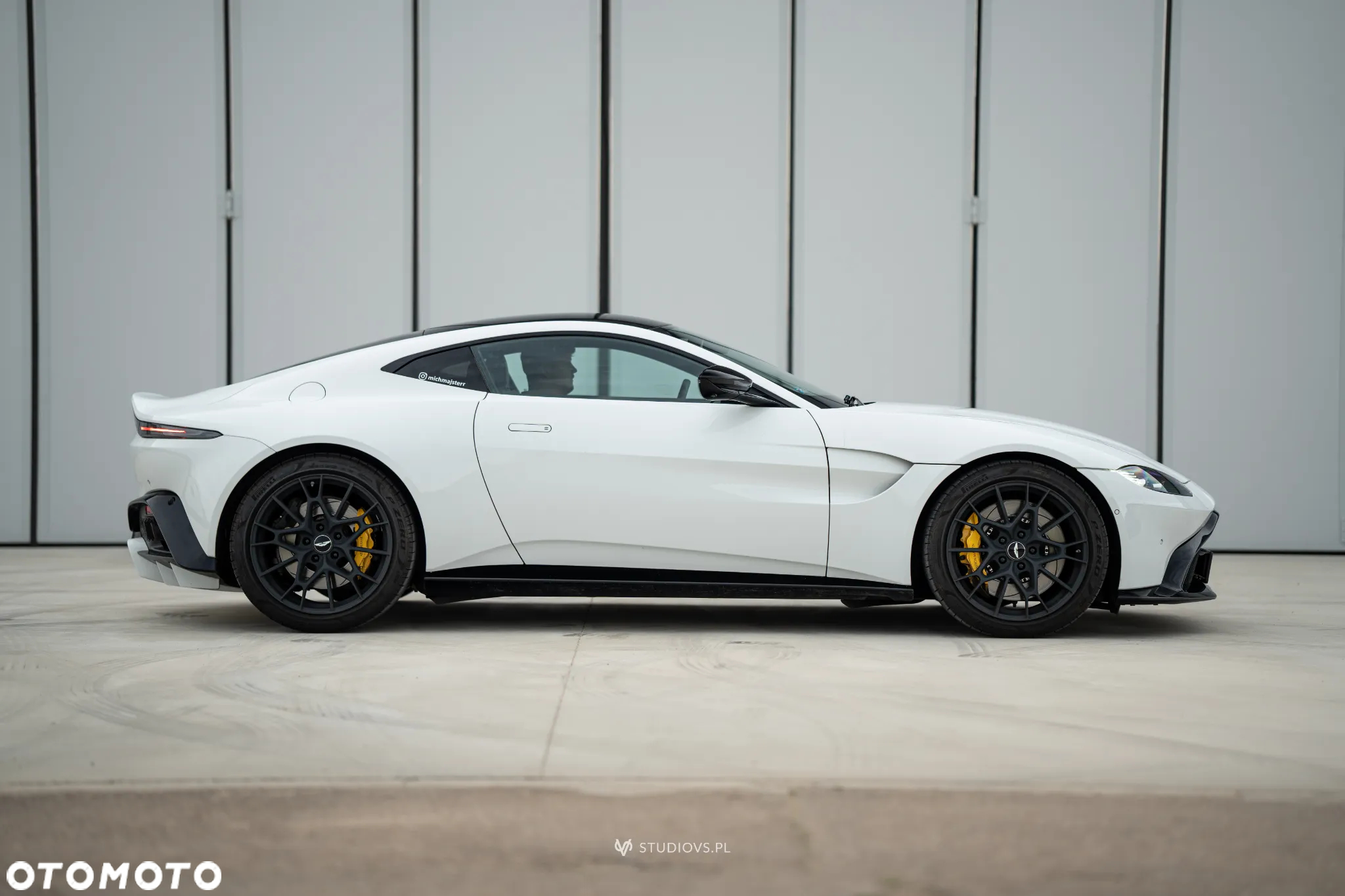 Aston Martin Vantage - 26