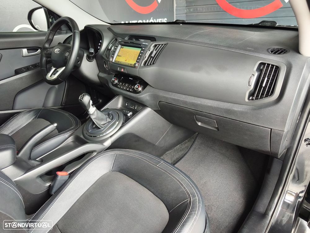 Kia Sportage 1.7 CRDi ISG LX - 36