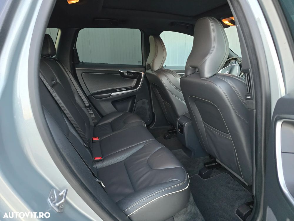 Volvo XC 60 D4 R-Design - 8
