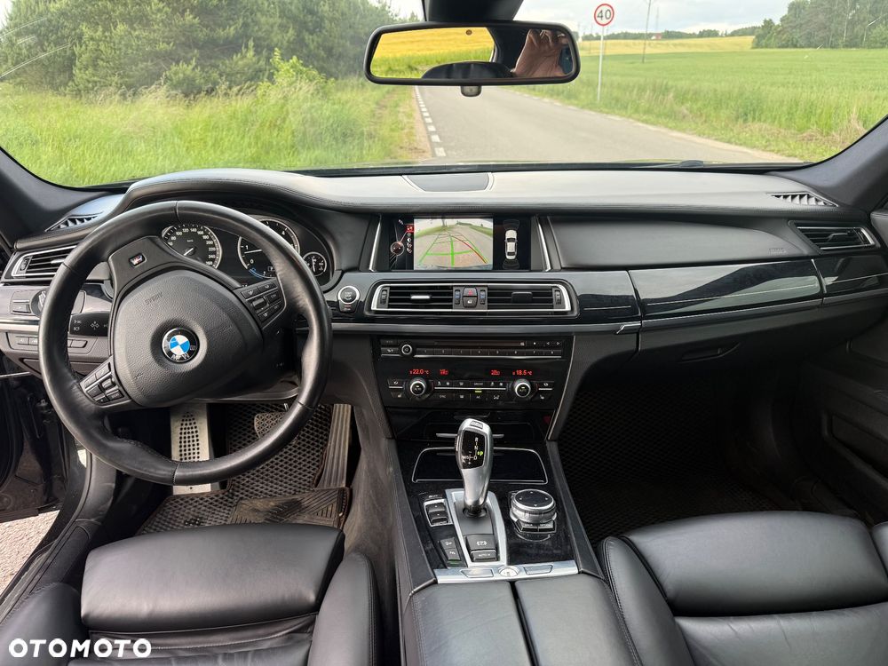 BMW Seria 7 740d xDrive - 14
