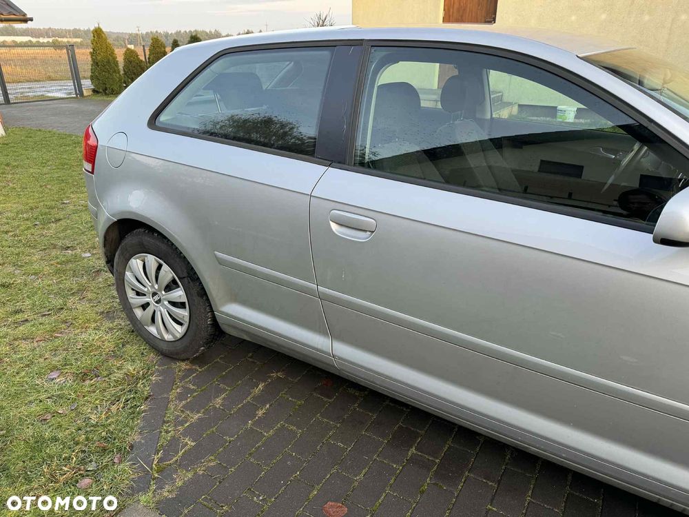 Audi A3 3-drzwiowe 1.6 Attraction - 5