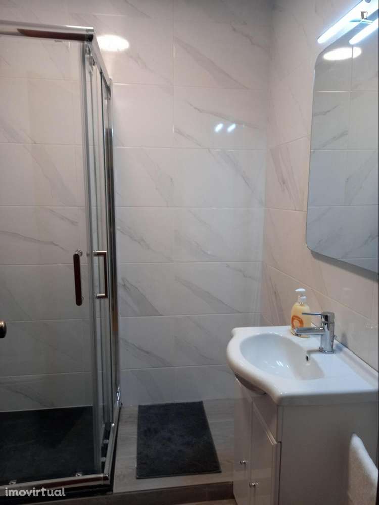 Quarto - localizado em Telheiras Lisbon - Grande imagem: 2/5