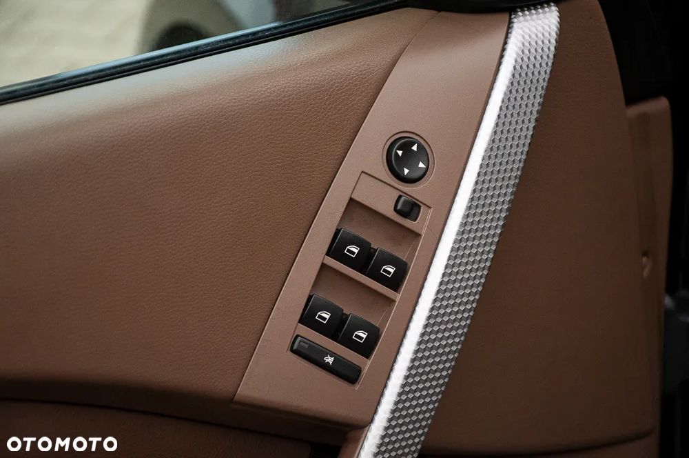 BMW Seria 5 530i SMG - 23